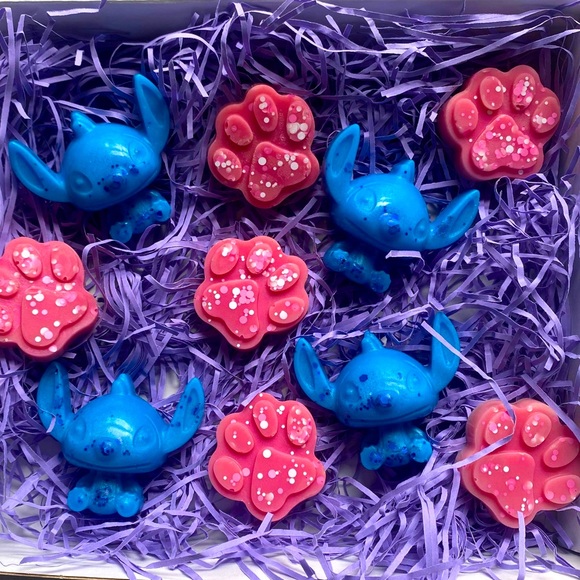 Kittyscentsandsoaps Other - Stitch wax melt 10 piece gift set